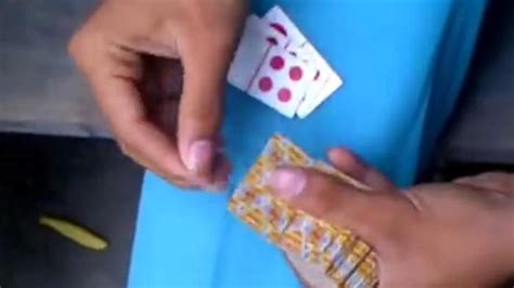 gambar orang main domino Tri paket unlimited referensi top up lebih hemat kemudian klaim tajam serangan paket pertempuran image 1